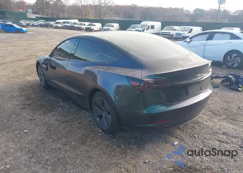 2022 Tesla Model 3 Long Range Dual Motor All-Wheel Drive z USA, uszkodzony, nr VIN 5YJ3E1EB6NF226910